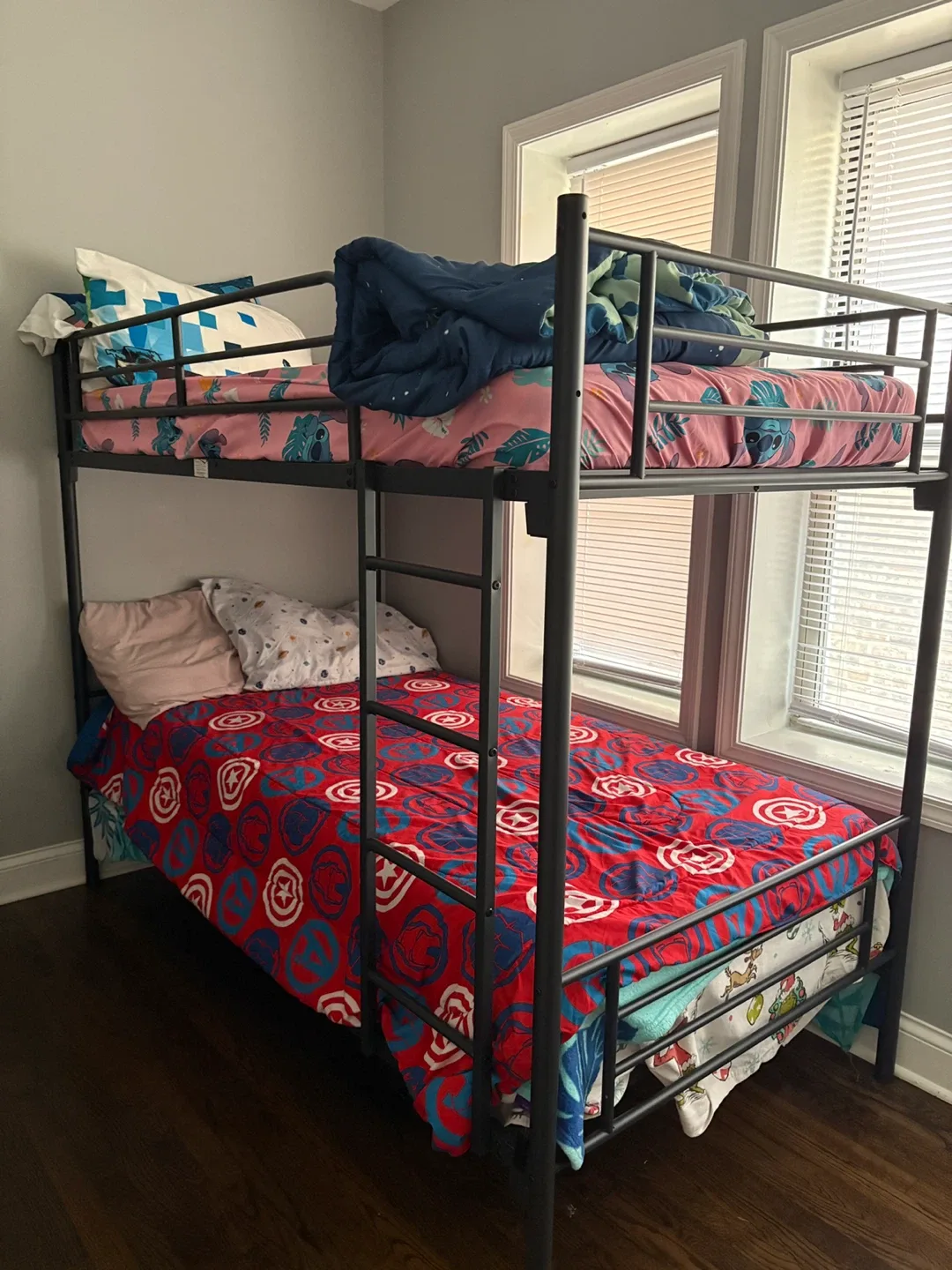 Metal  Bed// litera con colchones image indicator(2)