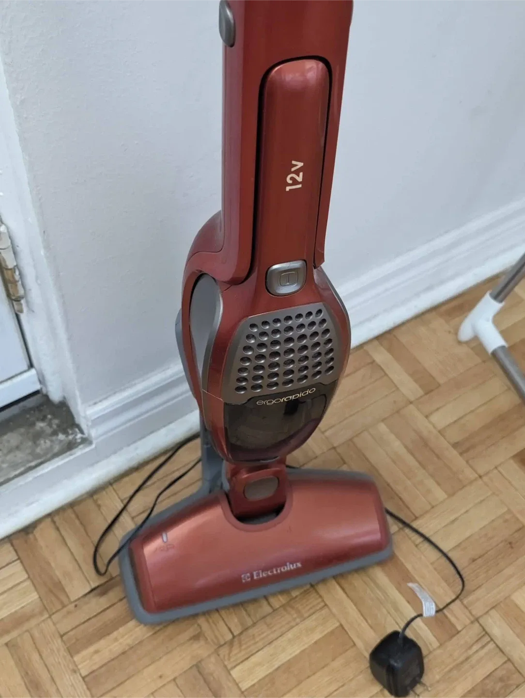 Electrolux Ergorapido 12V Cordless Vacuum image indicator(3)