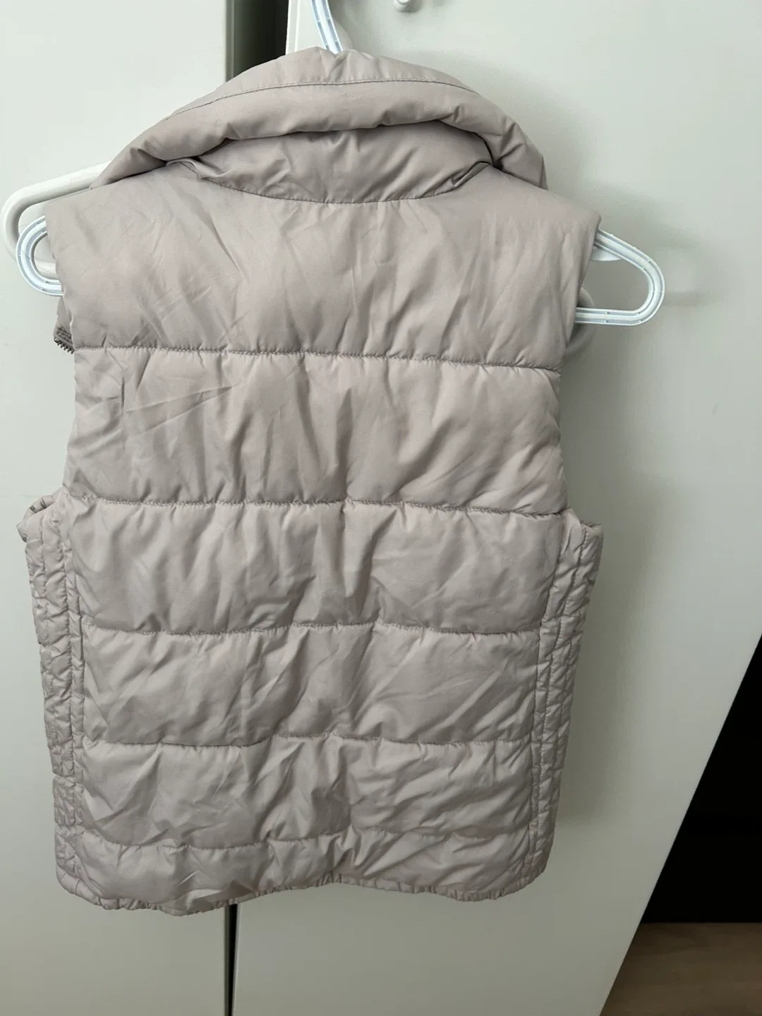 Old Navy Puffer Vest - Size S image indicator(2)