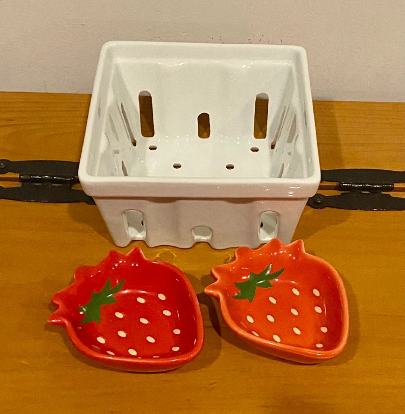 Danica Jubilee Strawberry Bowls & Basket thumbnail
