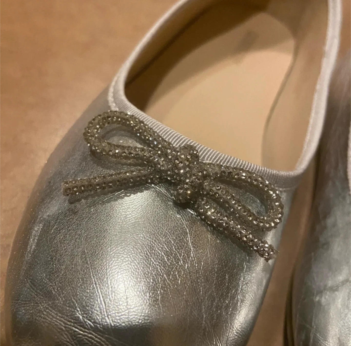 Cushionaire Silver Ballet Flats - Size 4 image indicator(2)