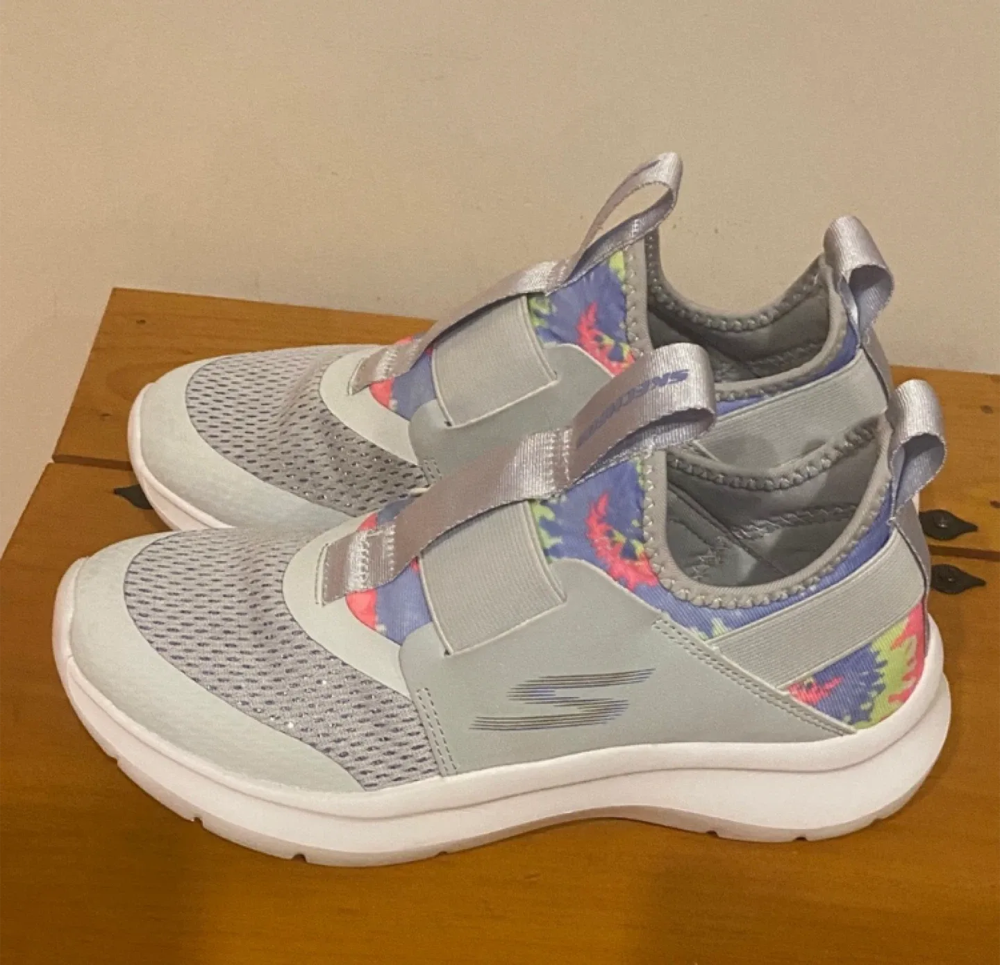 Skechers Girls' Slip-On Shoes - Size 3.5 image indicator(7)