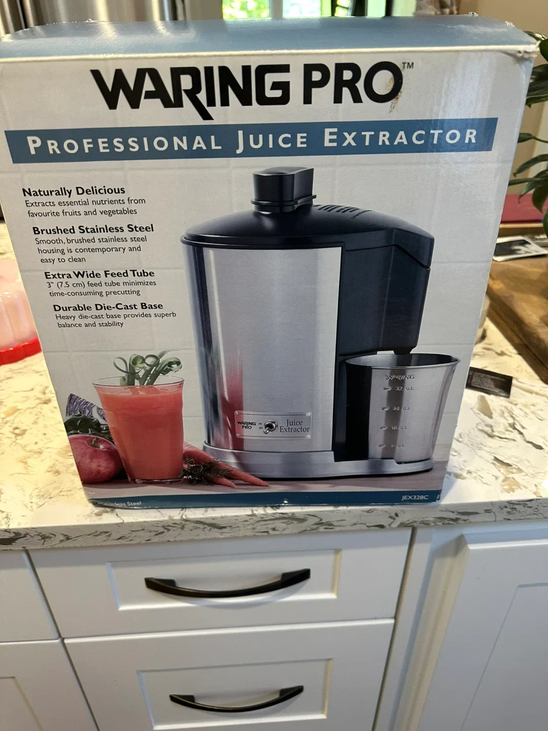 Waring Pro JEX328C Professional Juice Extractor thumbnail