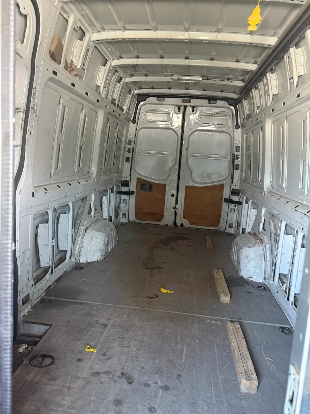 Mercedes-Benz Sprinter Van - White image indicator(9)