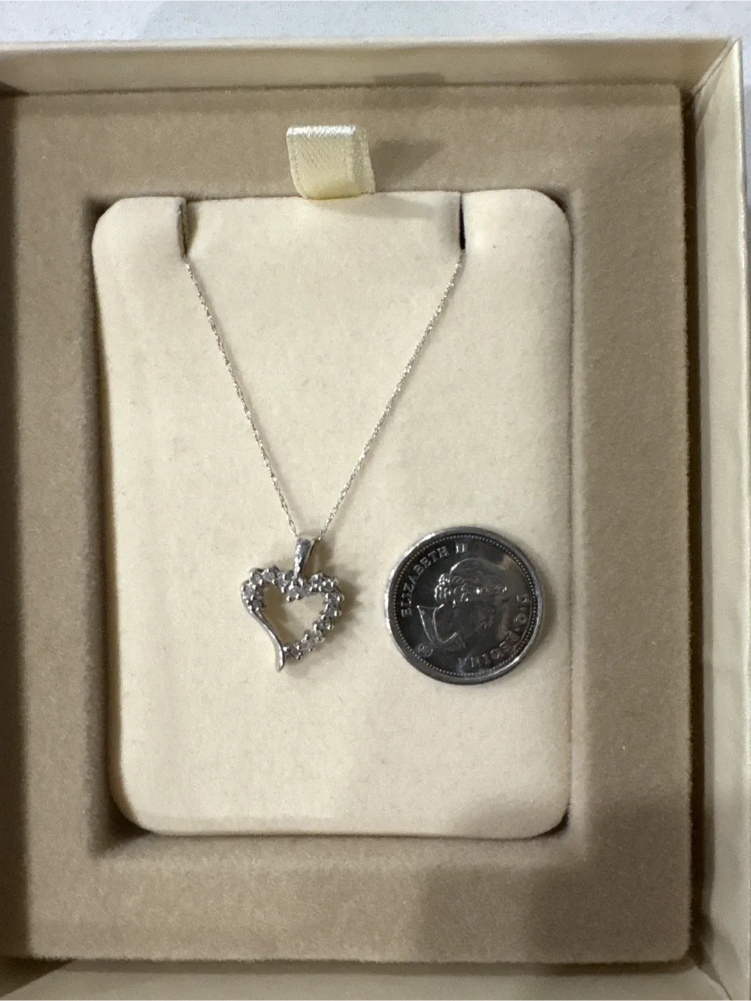 Peoples Jewellers Heart Diamond Necklace image indicator(2)