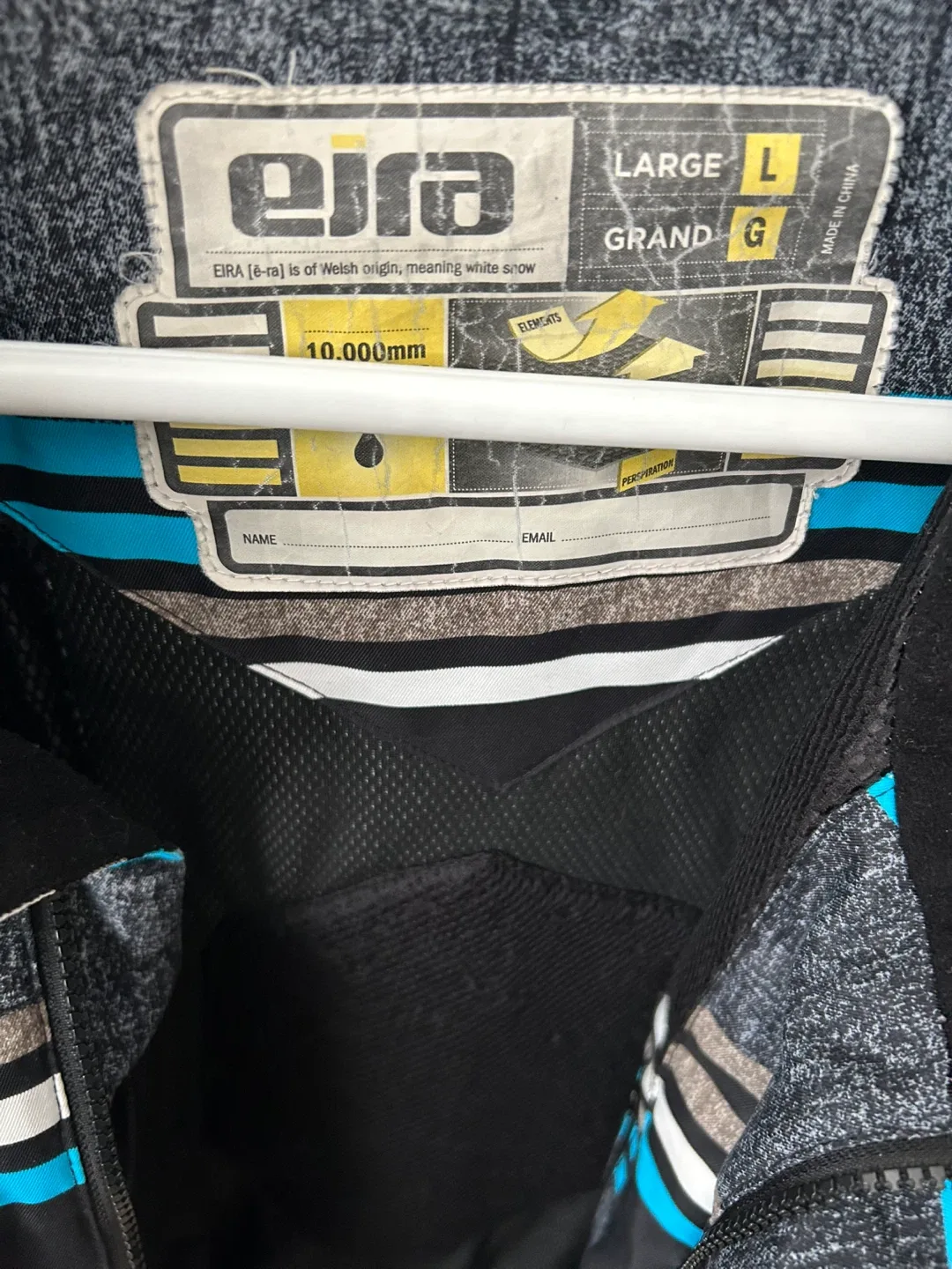 Eira Ski Jacket - Size Large image indicator(2)