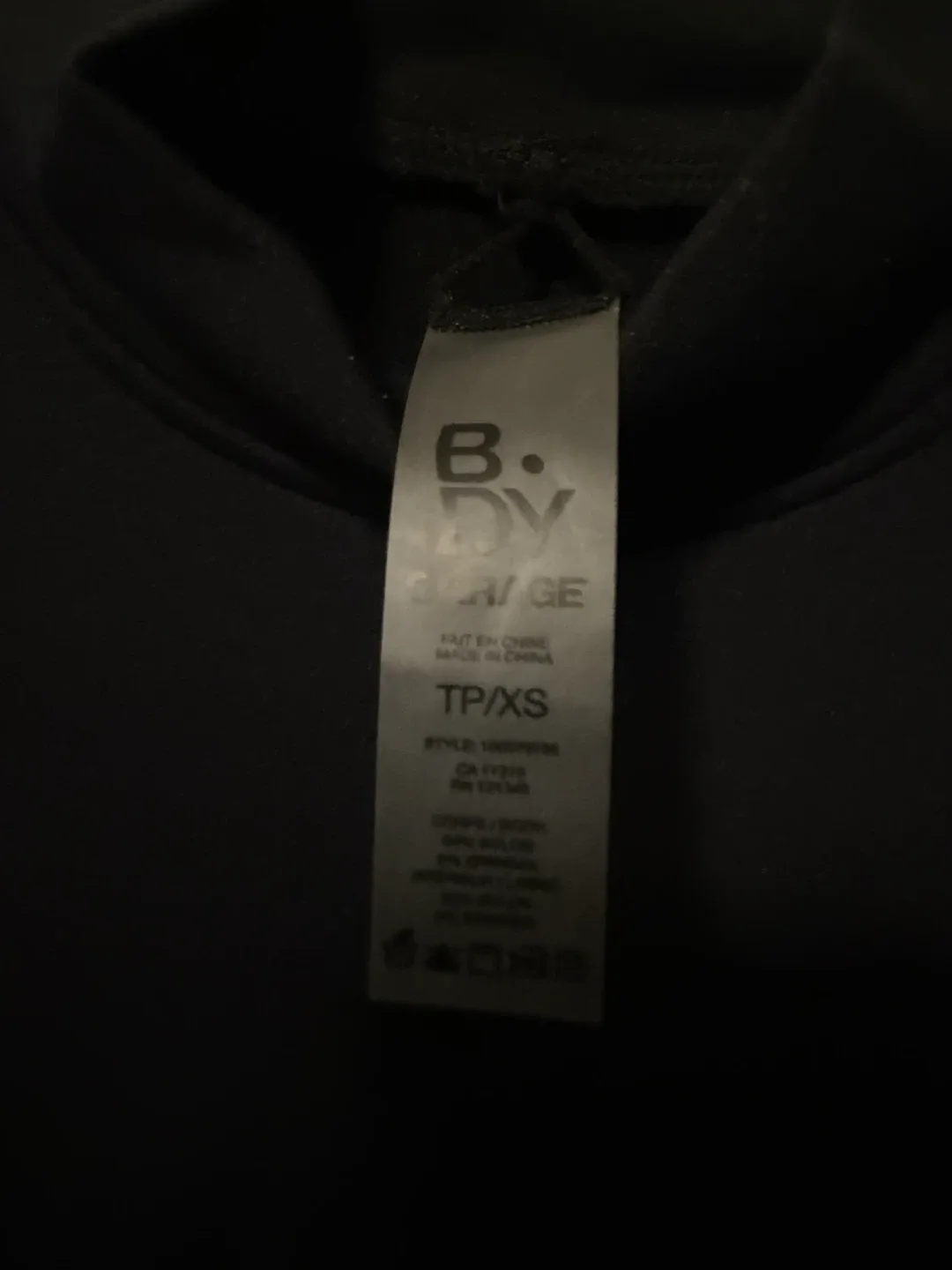 New 2 Garage Long Sleeve Crop Top - Size XS image indicator(2)