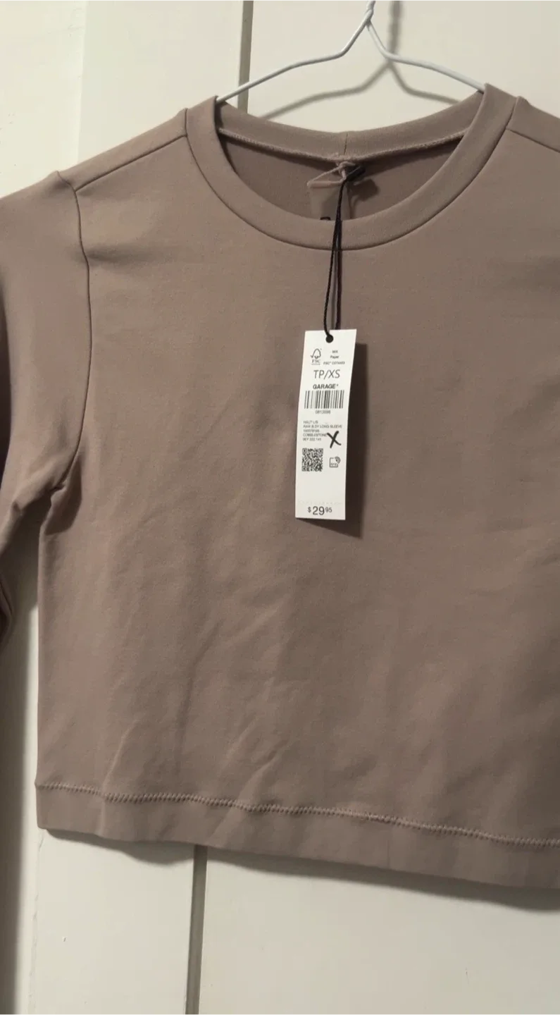 New 2 Garage Long Sleeve Crop Top - Size XS image indicator(3)