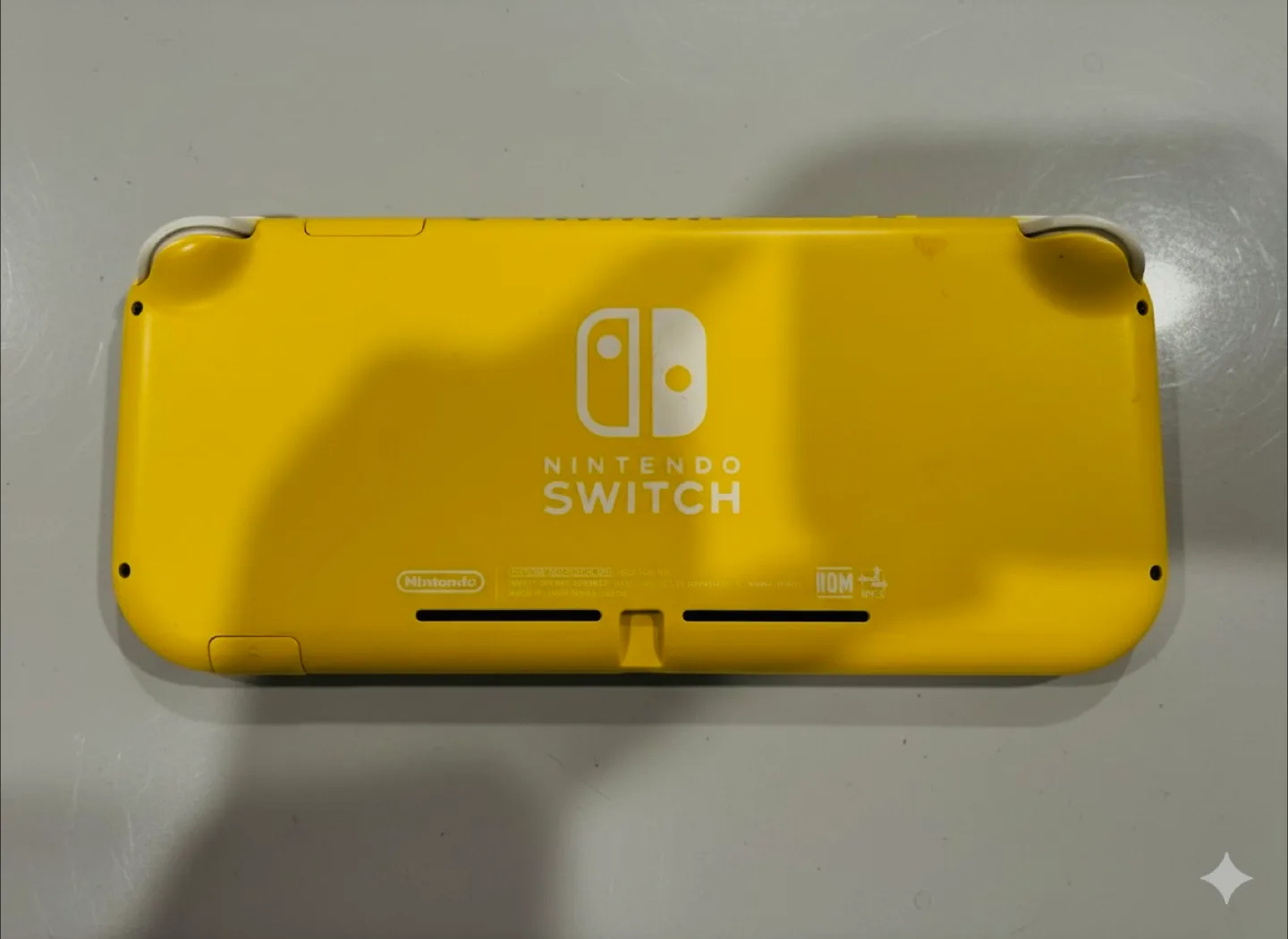 Nintendo Switch Lite - Yellow image indicator(4)