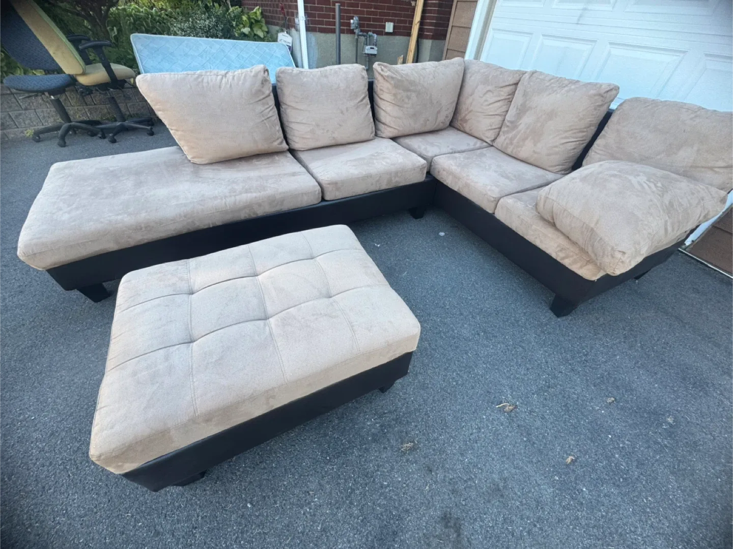 Beige Sectional Sofa with Ottoman image indicator(3)