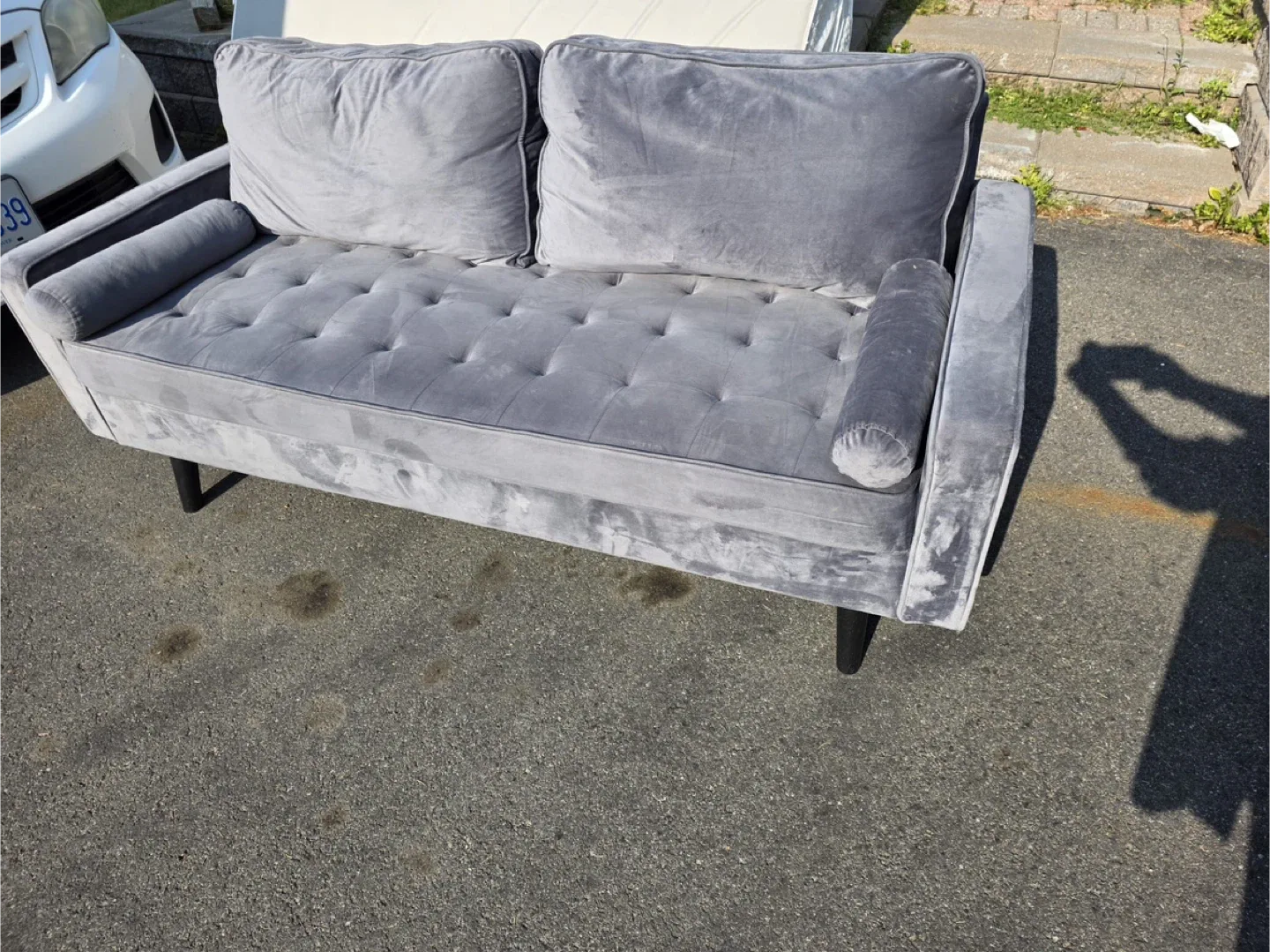 Grey Velvet Tufted Loveseat image indicator(4)