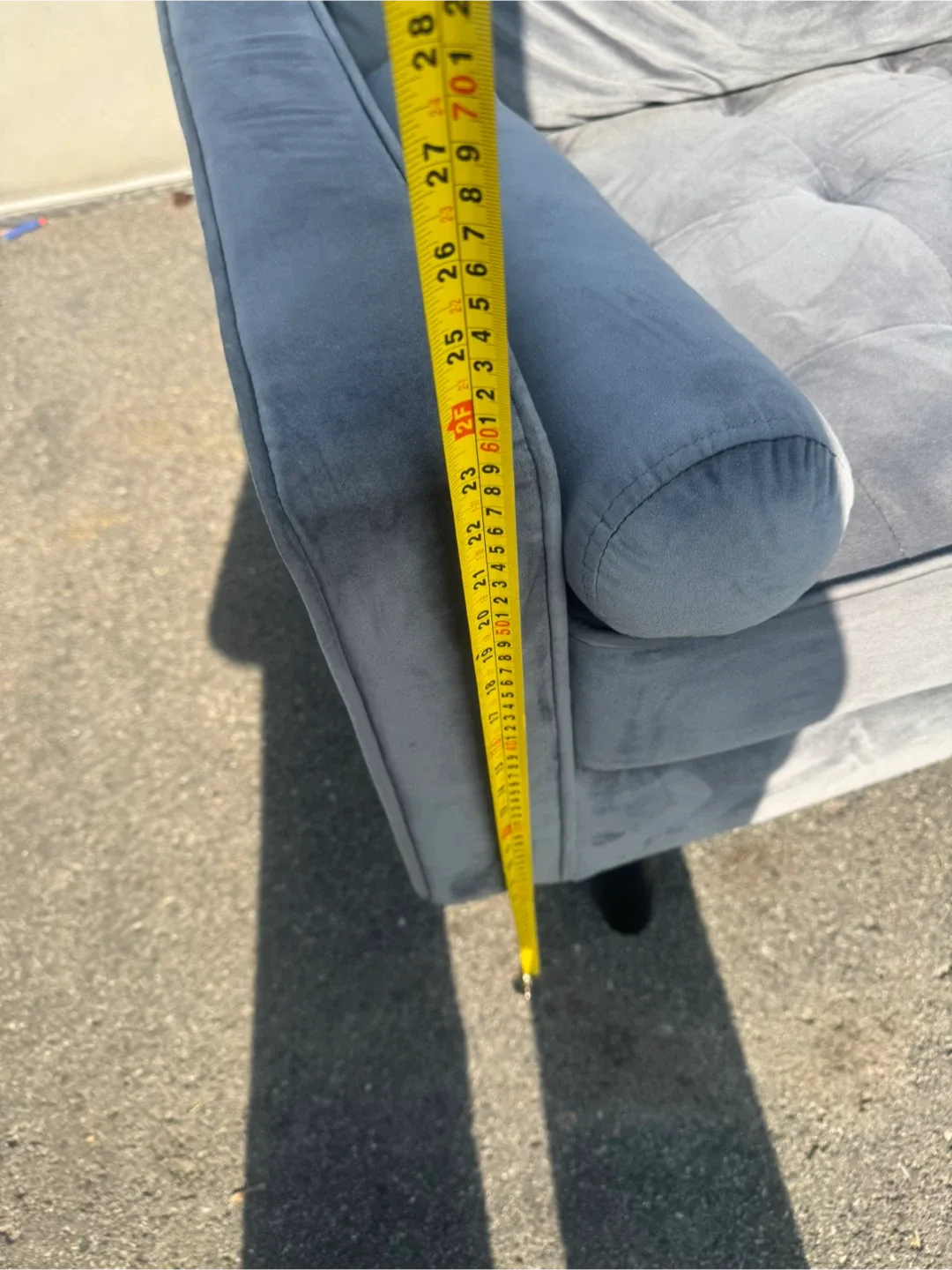 Grey Velvet Tufted Loveseat image indicator(7)