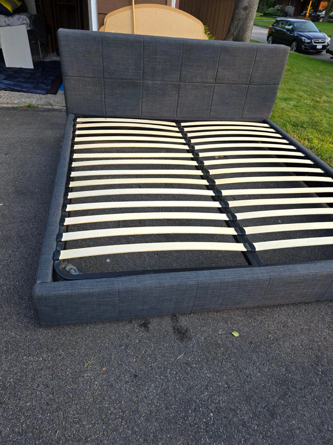 Upholstered Platform king Bed Frame - Grey image indicator(2)