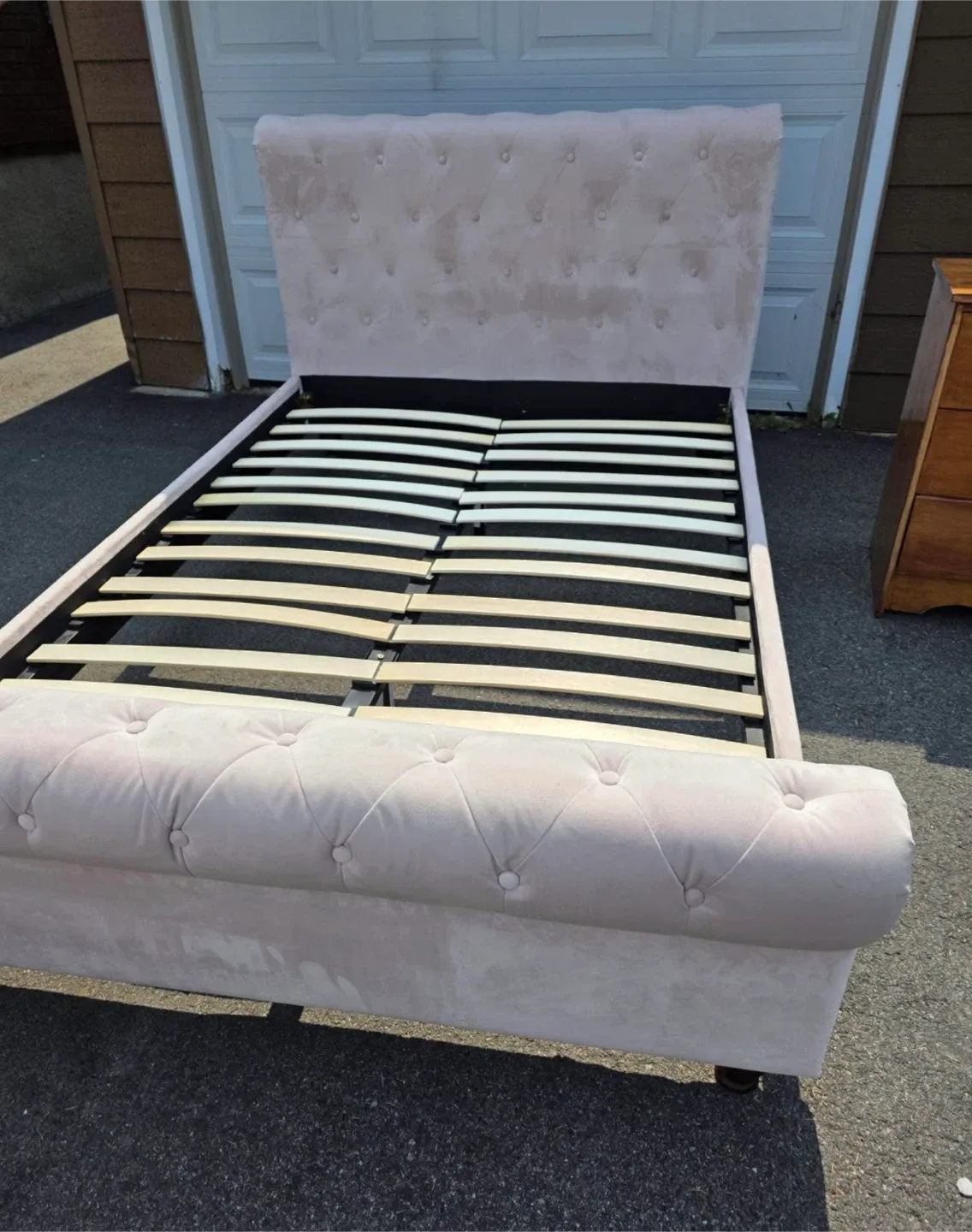 Structube Light Pink Tufted  double Bed Frame image indicator(3)