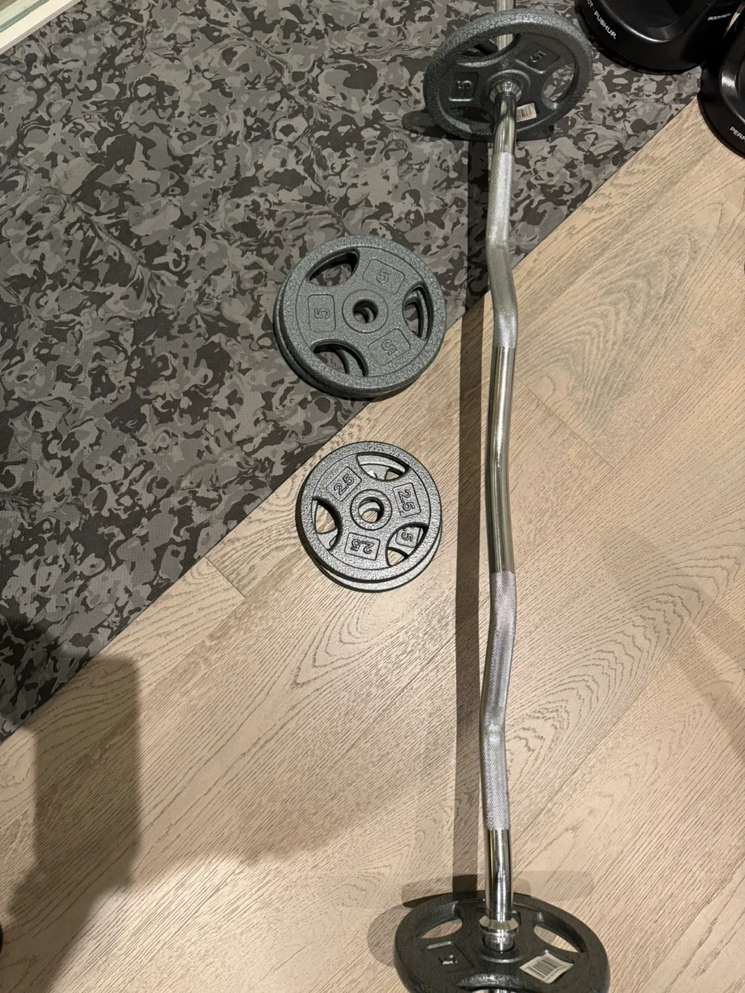 EZ Curl Bar with Weight Plates image indicator(2)