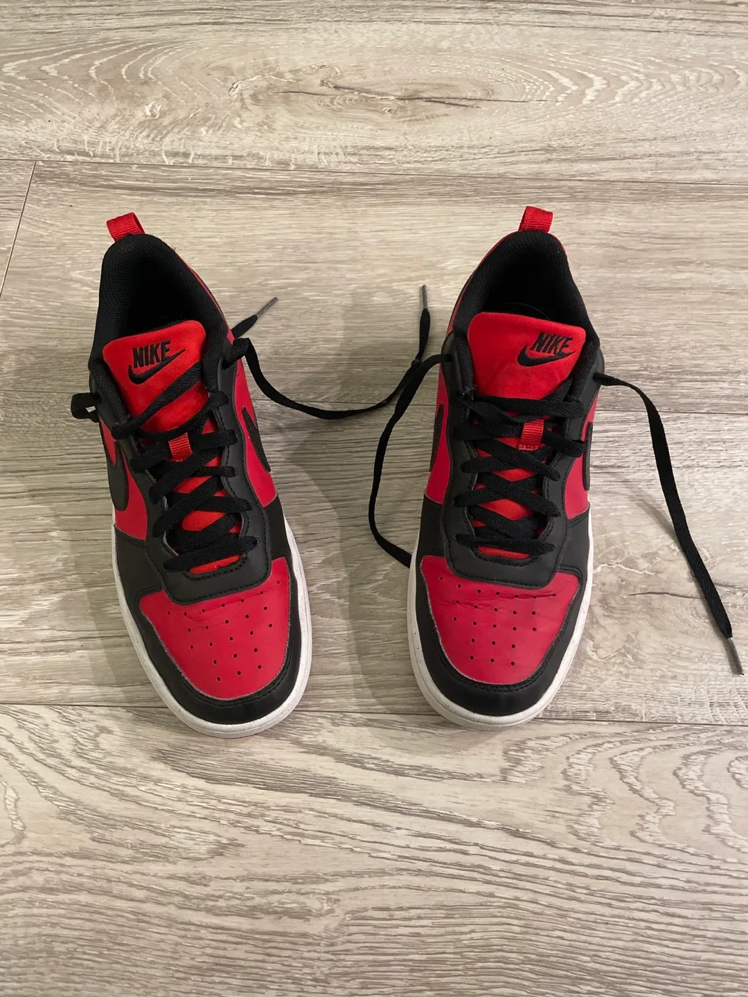 Nike Court Borough Low 2 Red/Black Youth Size 7Y image indicator(5)