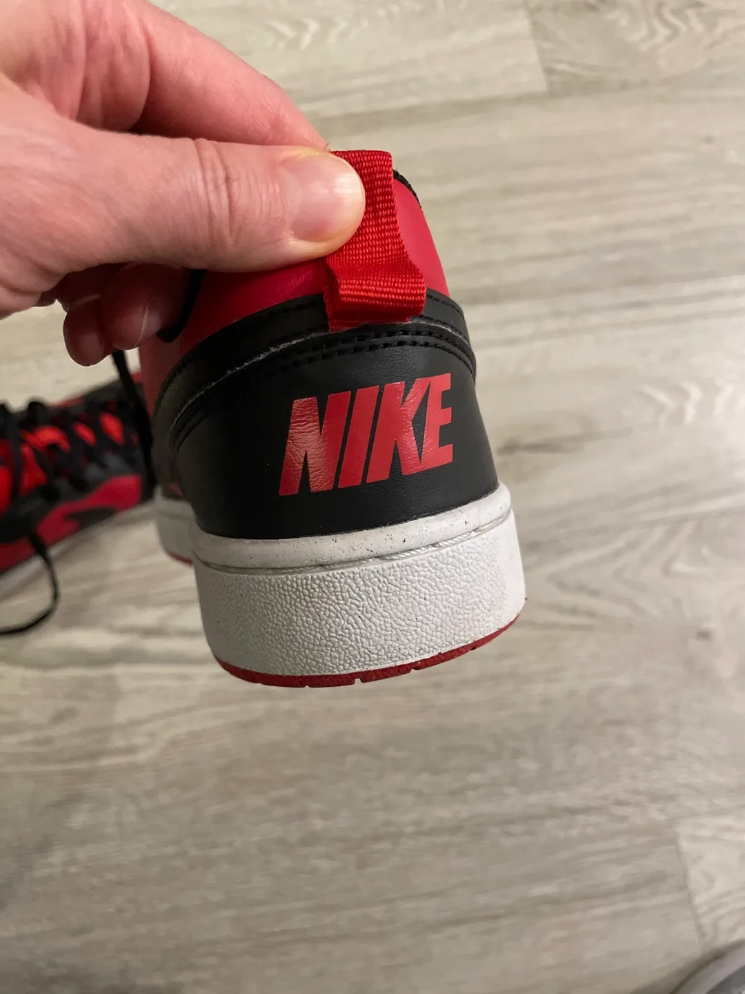 Nike Court Borough Low 2 Red/Black Youth Size 7Y image indicator(2)