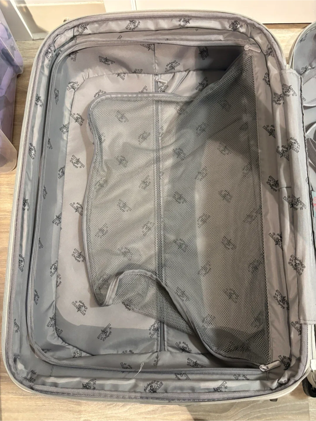 Pink Suitcase image indicator(6)