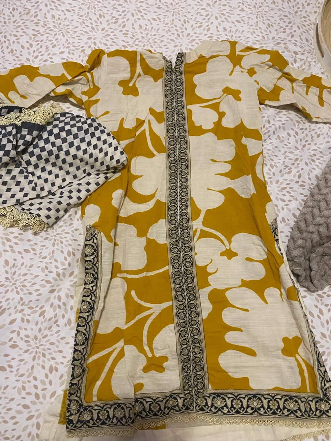 Floral Print Dress with Shawl thumbnail