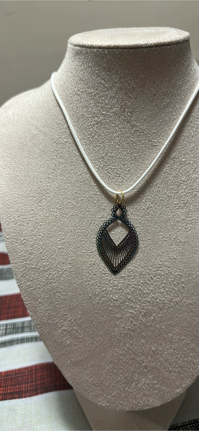 Necklace with colourful pendant - photo 2