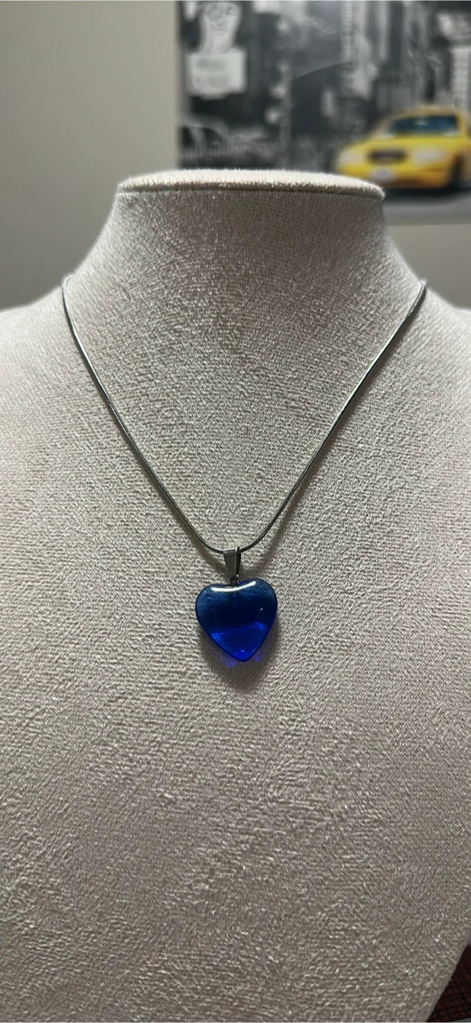Leaf Pendant Necklaces - photo 3