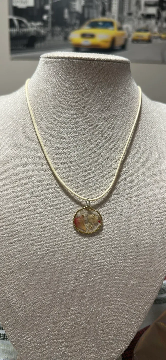 Handmade Resin Flower Pendants - Unique! image indicator(5)