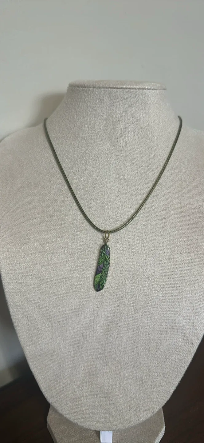 Handmade Feather Pendant Necklace image indicator(5)