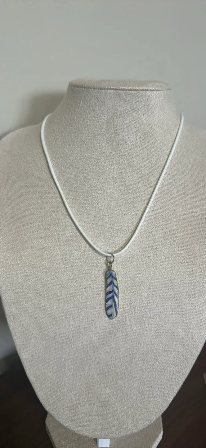 Handmade Feather Pendant Necklace image indicator(3)