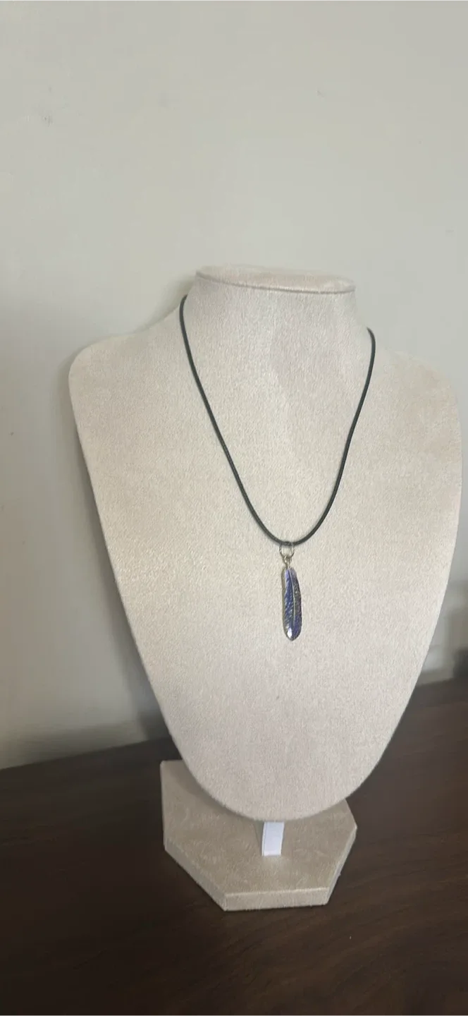 Handmade Feather Pendant Necklace image indicator(9)