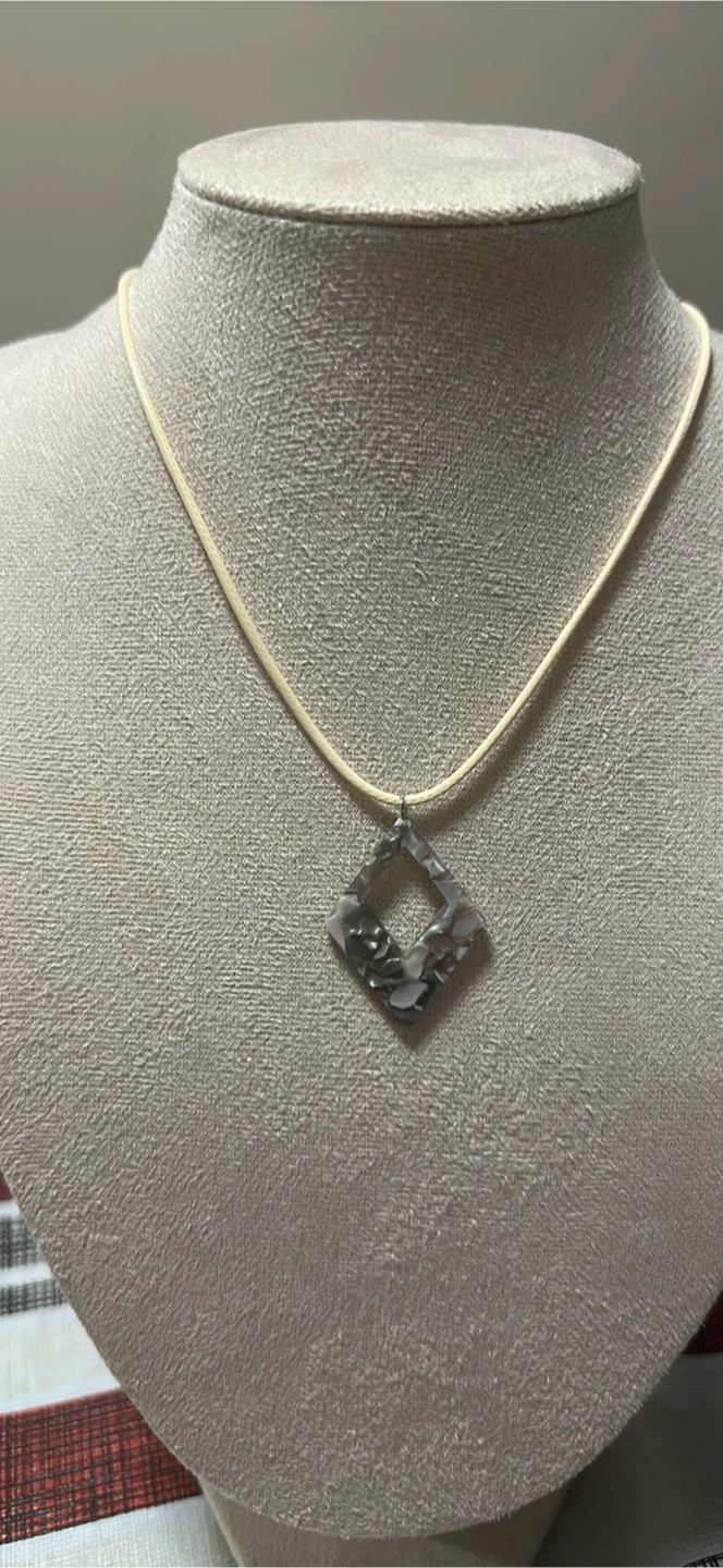 Handmade Square Pendant Necklace - photo 4