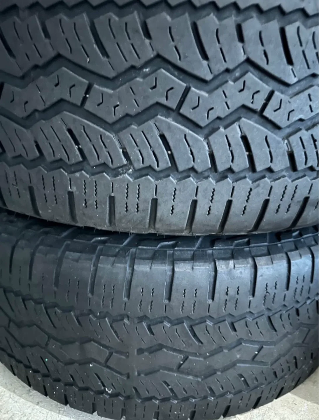 Set of 4 Used Tires - 275/55R20 image indicator(3)