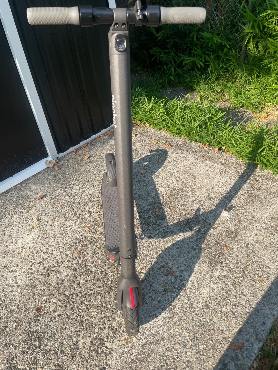 Ninebot Segway Electric Scooter image indicator(3)