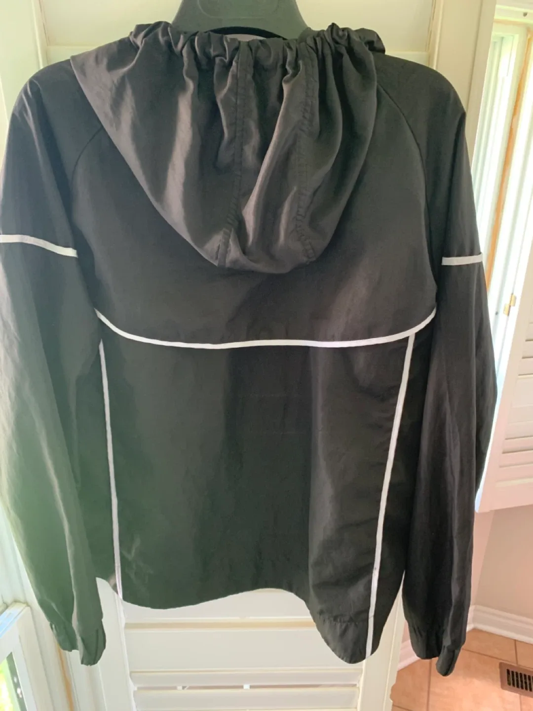 Women Black Light Spring/Fall Hooded Jacket (large) image indicator(4)