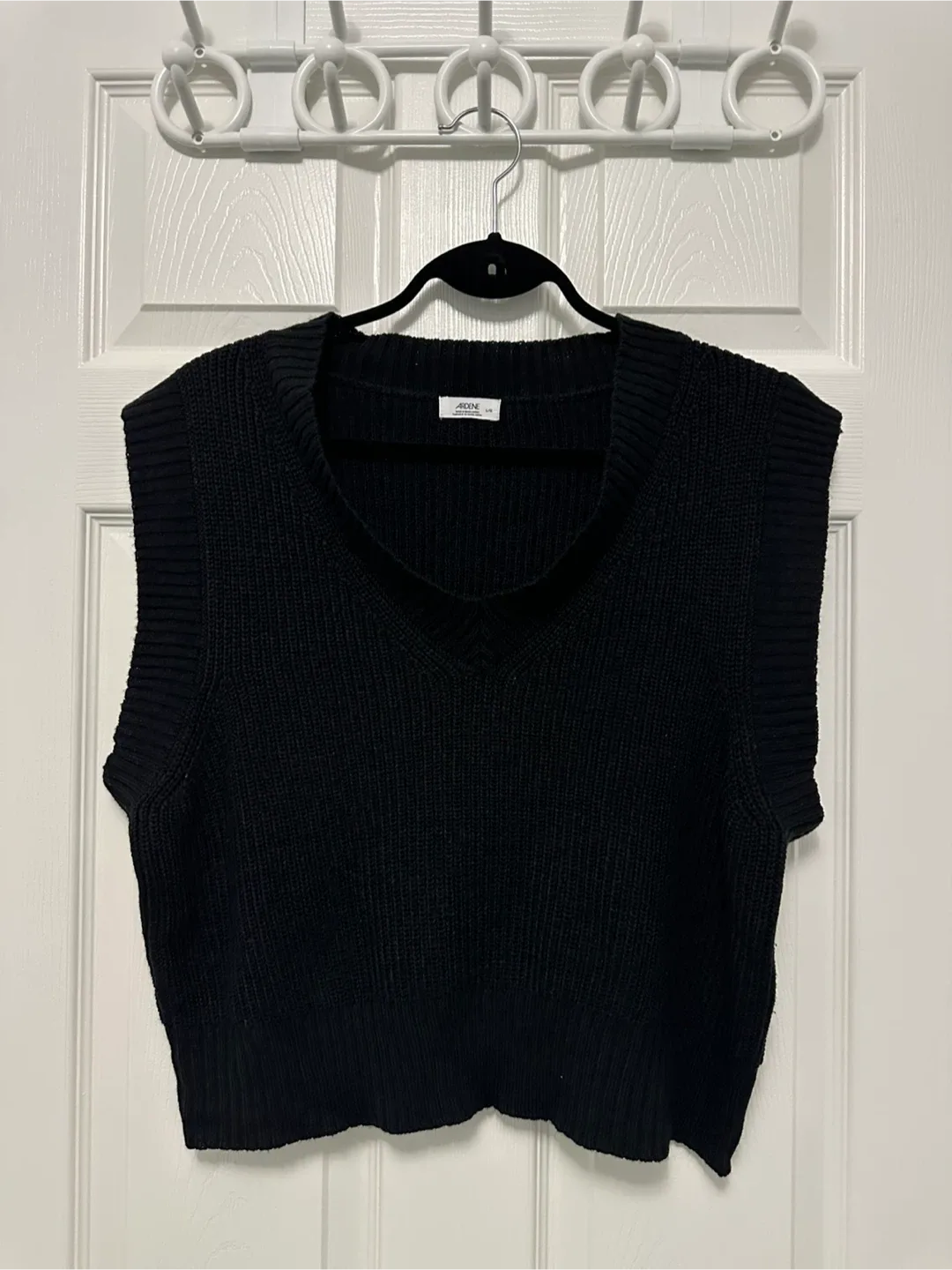 Ardene Black Sweater Knit Vest - Size L/G thumbnail
