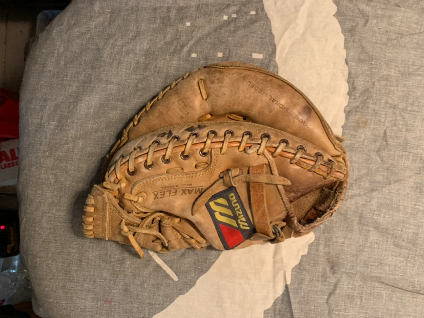 Mizuno Max Flex 1300 Baseball Glove thumbnail