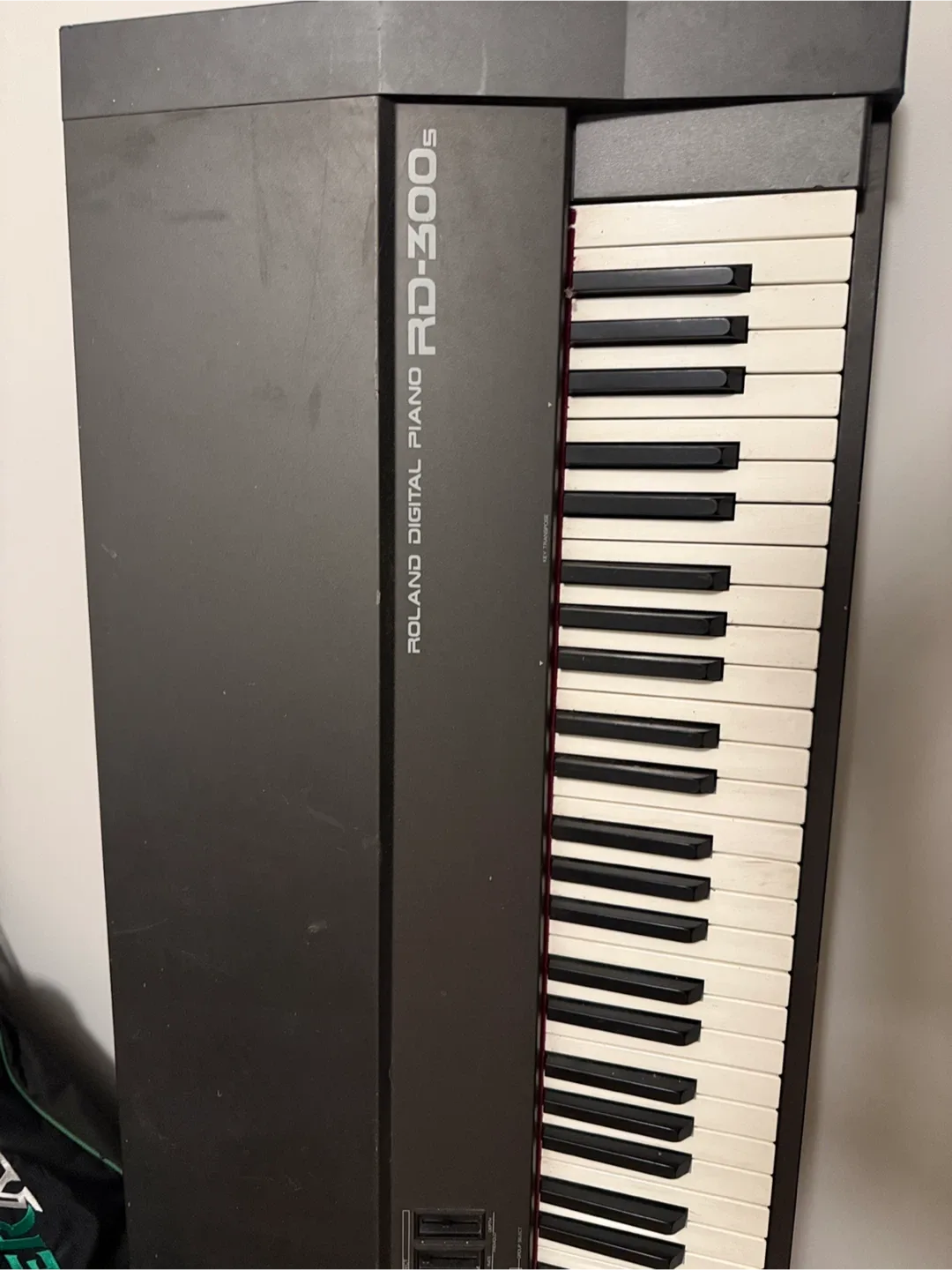 Roland RD-300S Digital Piano thumbnail