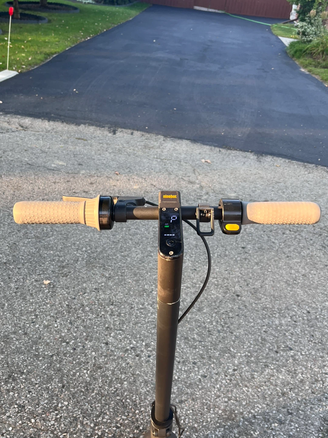 (NEED GONE ASAP) Ninebot max g30 electric scooter - photo 3