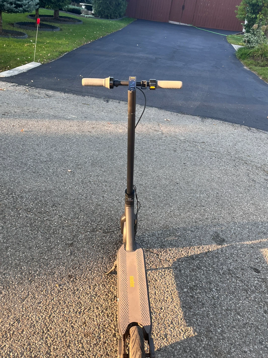 (NEED GONE ASAP) Ninebot max g30 electric scooter - photo 2