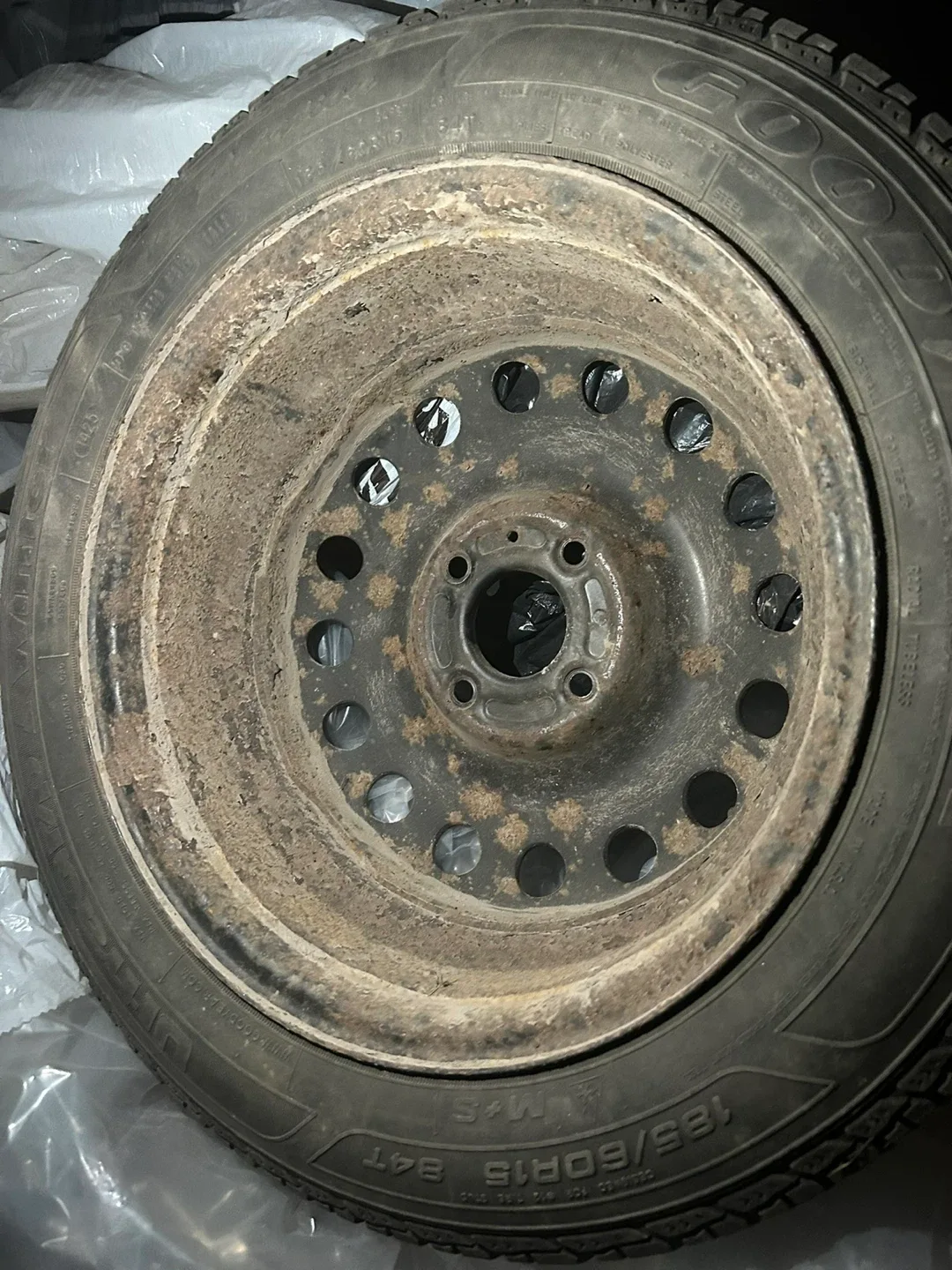 4 Rims from 2014 Ford Fiesta image indicator(2)