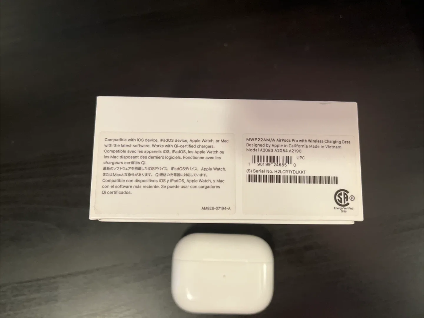Apple AirPods Pro with Wireless Charging Case image indicator(2)