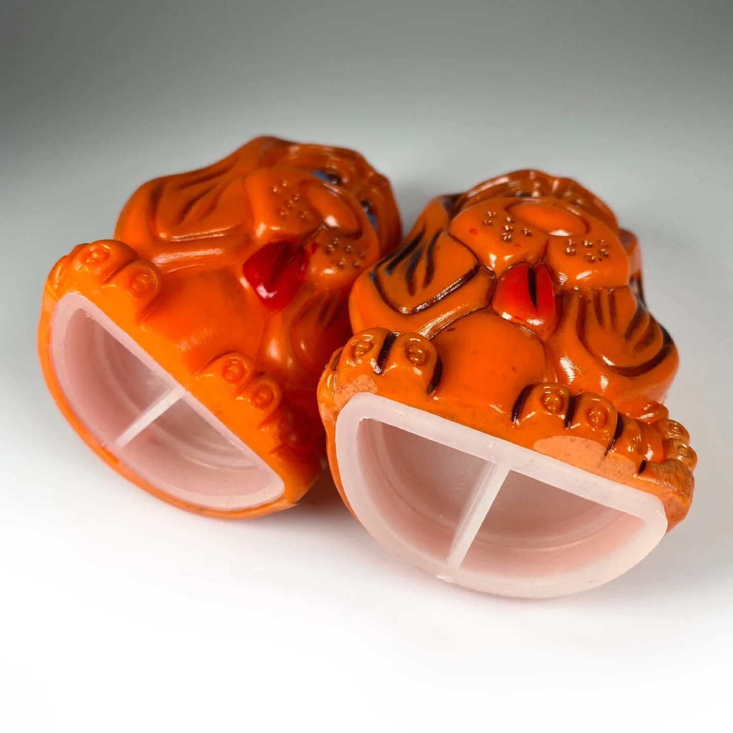 Vintage Hound Dog S&P Shakers image indicator(3)