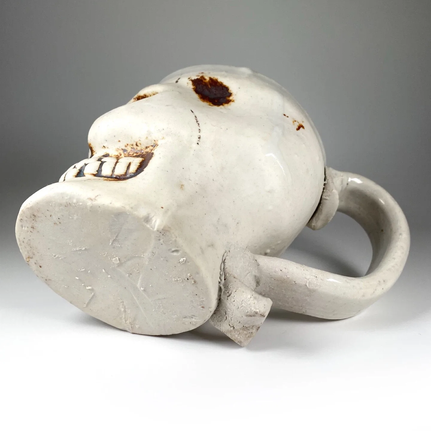Pair of Ceramic Skull Mugs image indicator(5)