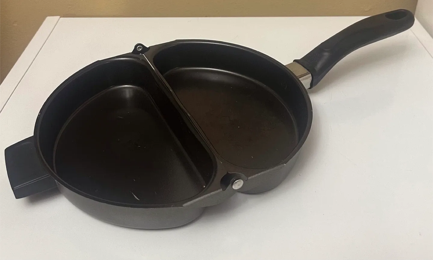Nordic Ware Frittata & Omelette Pan thumbnail