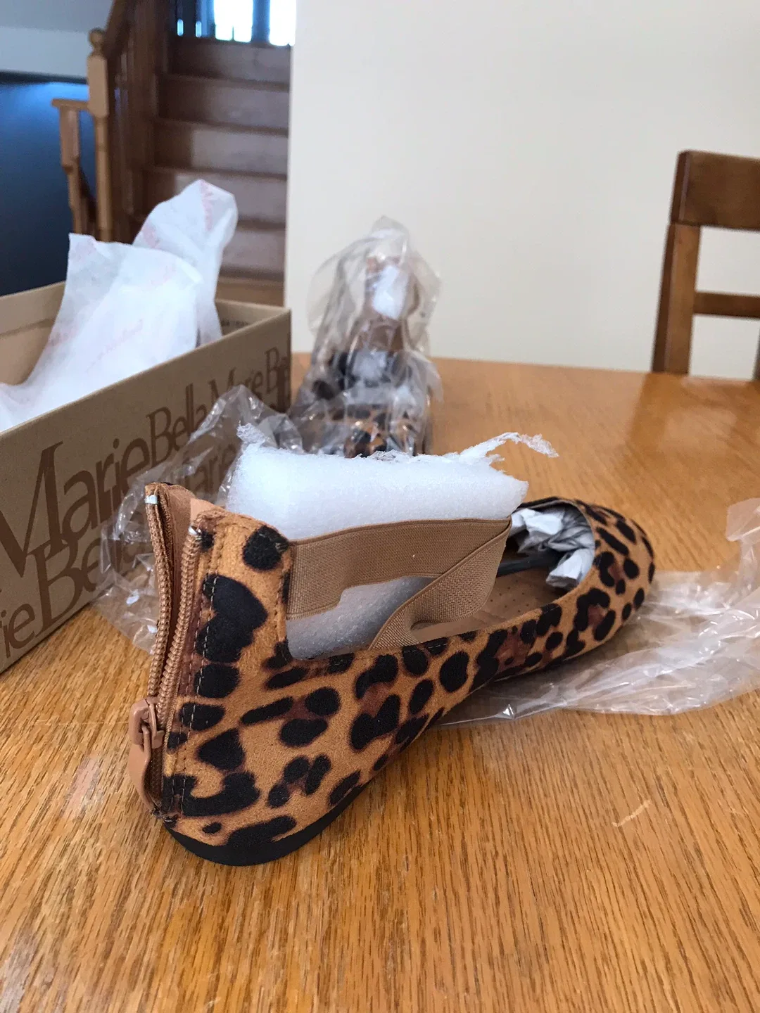 New Bella Marie Dana-20B Leopard Suede Shoes - Size 8.5 image indicator(3)