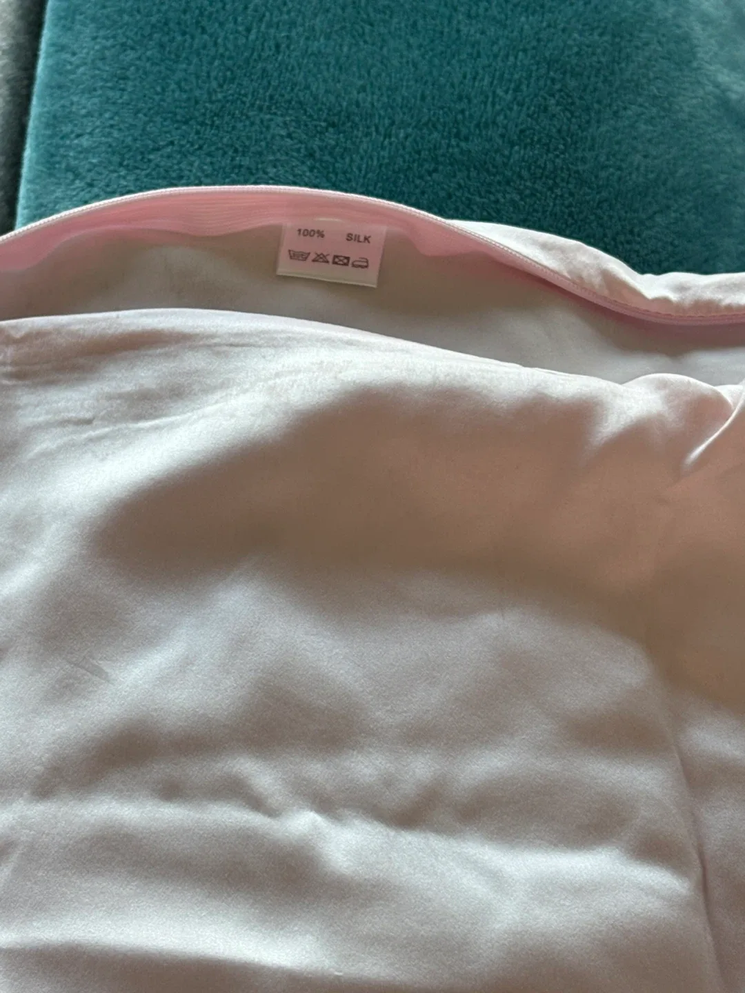 Pink Silk pillowcase like new image indicator(4)