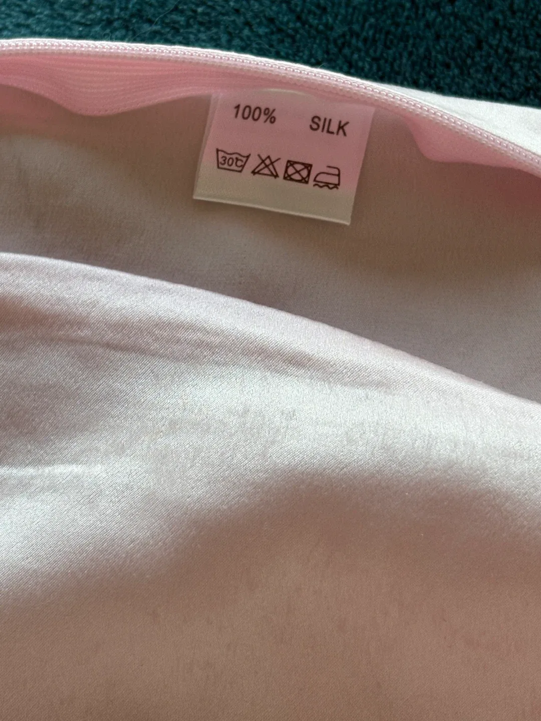 Pink Silk pillowcase like new image indicator(3)