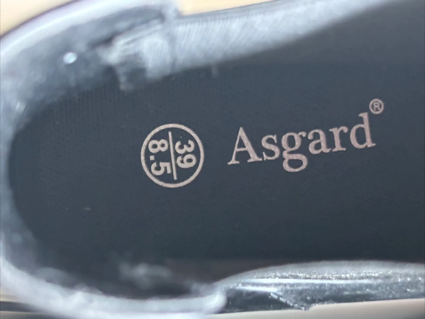 Asgard Black Chelsea Boots - Size 8.5 image indicator(3)