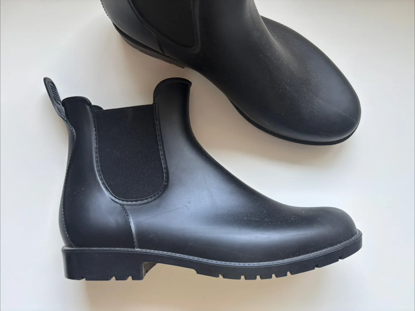 Asgard Black Chelsea Boots - Size 8.5 image indicator(2)