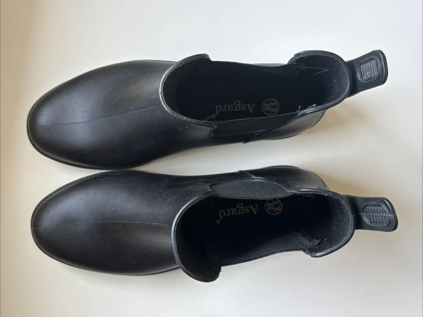 Asgard Black Chelsea Boots - Size 8.5 image indicator(7)