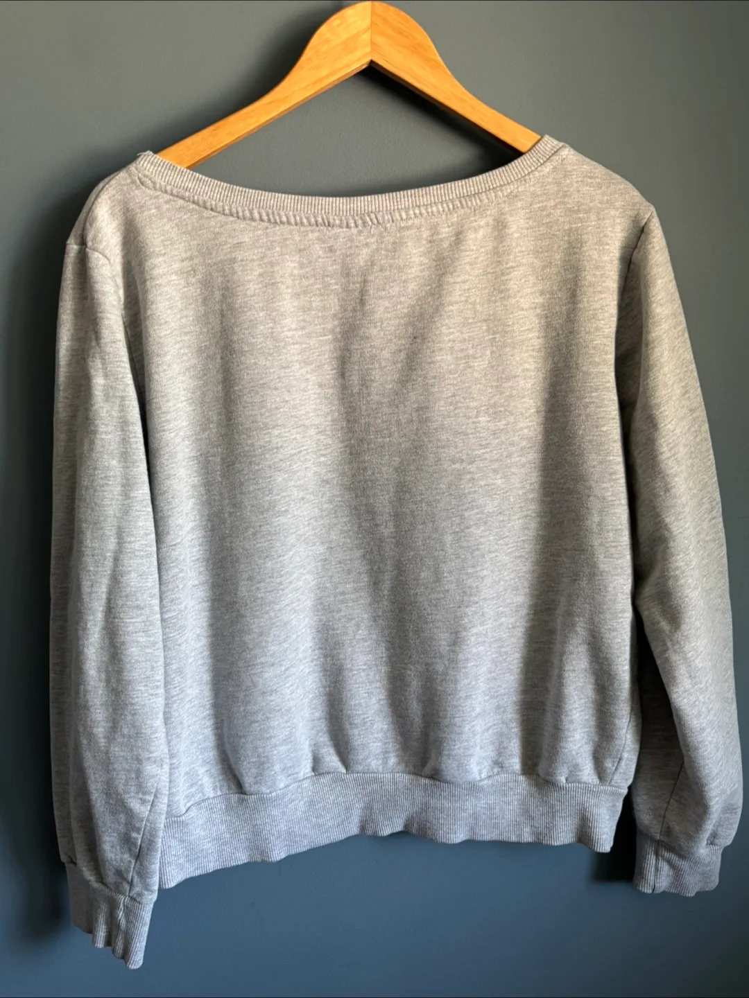 Disney Villains XL Grey Pullover image indicator(5)